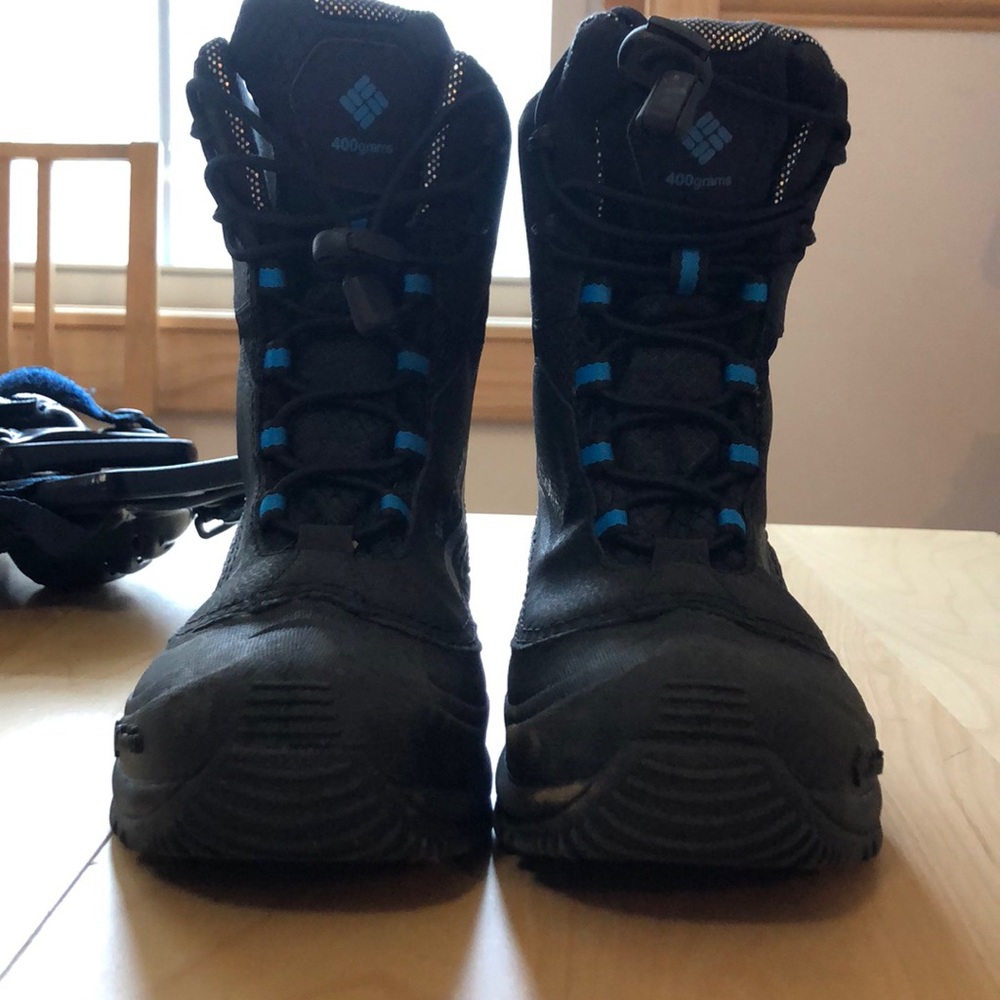 Snow boots